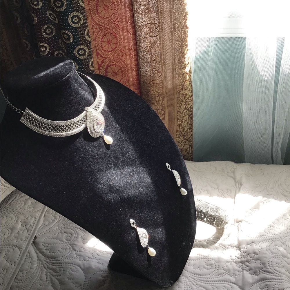 Indian/Pakistani jewelry set with matching bangle